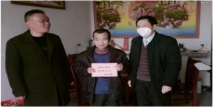 過灣黨支部全體黨員及企業職工為患病職工靳宗銀愛心捐款_副本2